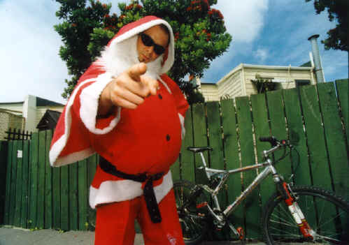 Downhill Santa -1.jpg (93891 bytes)